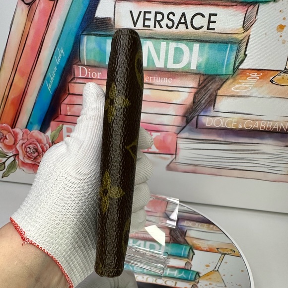 LOUIS VUITTON ELISE WALLET - Picture 14 of 17